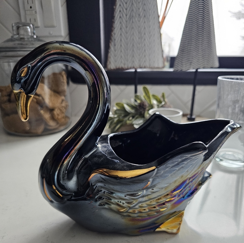 Vintage Royal Copley Swan Planter